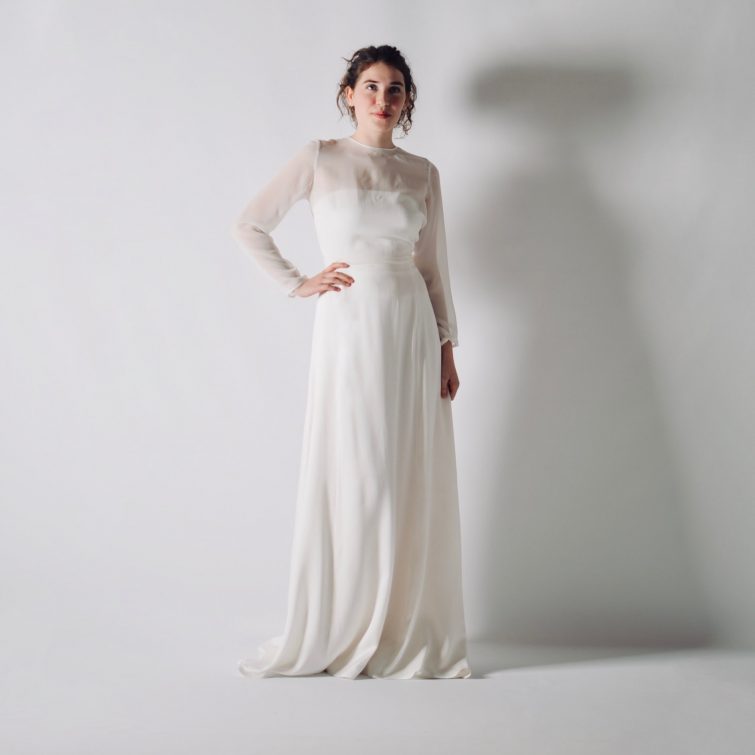 Cardamine ~ Minimalist wedding outfit with sleeves | Larimeloom